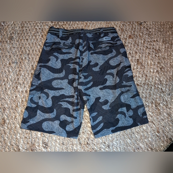 IRON CO CLOTHING BELTED STRETCH MICROFIBER CARGO SHORT, CAMO, SIZE 32 - Picture 6 of 8